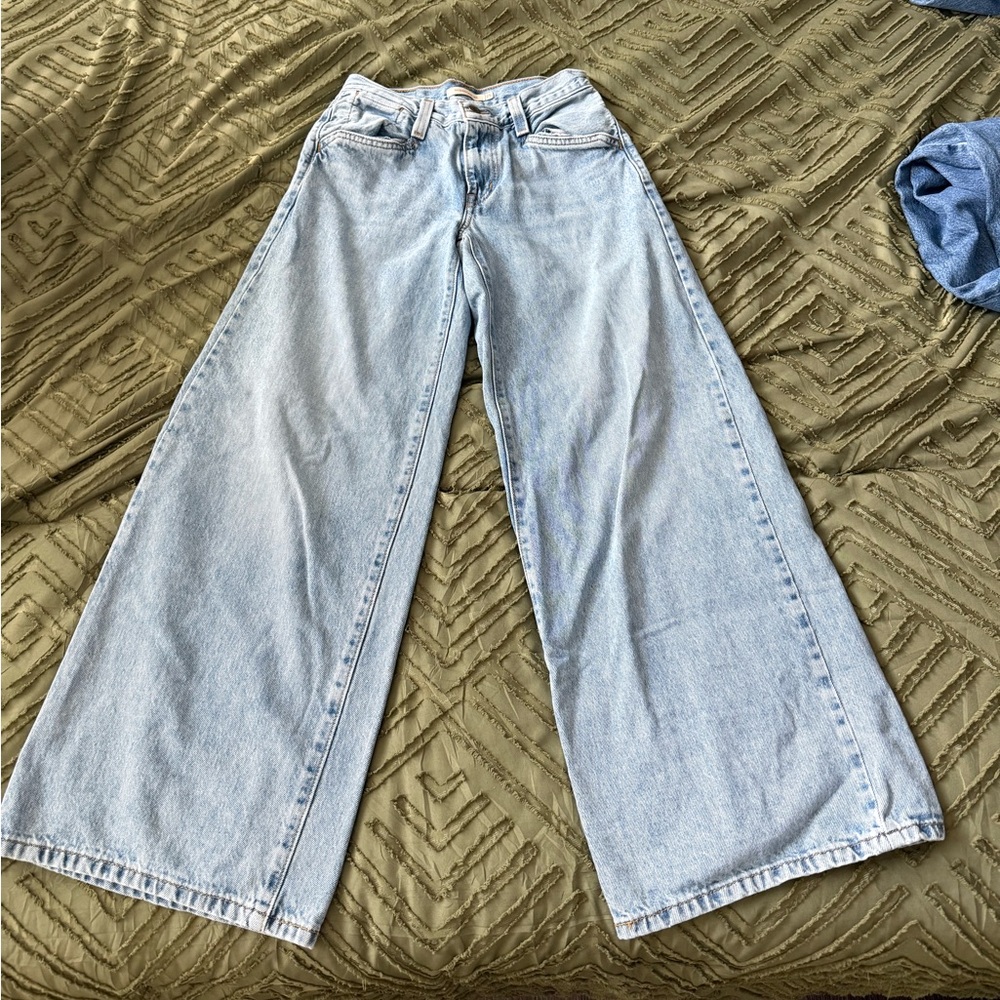Levi’s wide leg denim - Picture 2 of 2